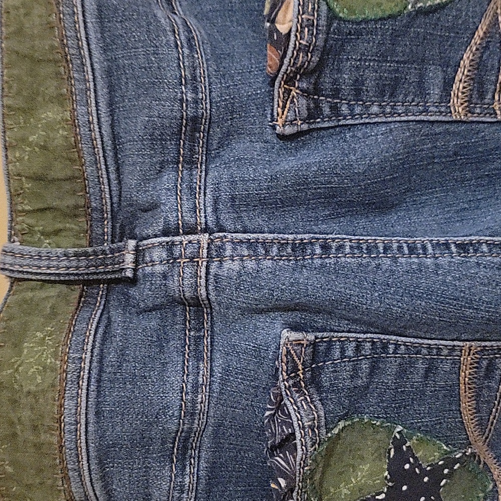 Upcycled Molly Made It Stars & embroided blue jeans - Picture 16 of 17
